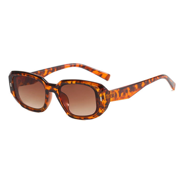 Damer oversized moteriktig solbrille Skanto