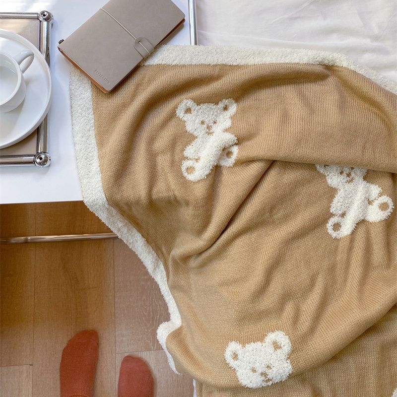 Unisex plysjteppe med søte bjørnedesign Skanto