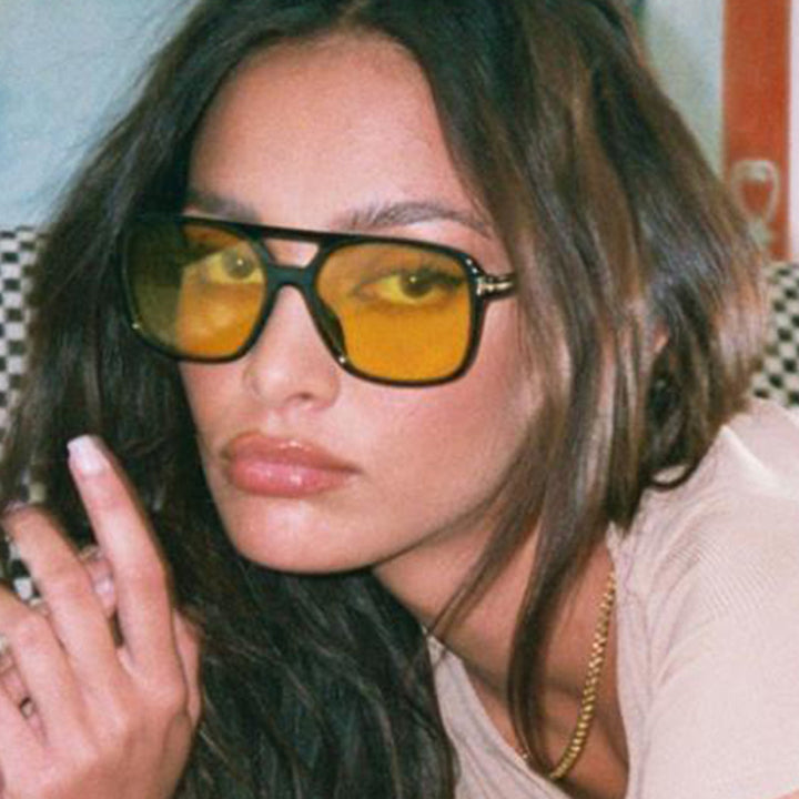 Dame moteriktig solbrille i stilfull ramme Skanto