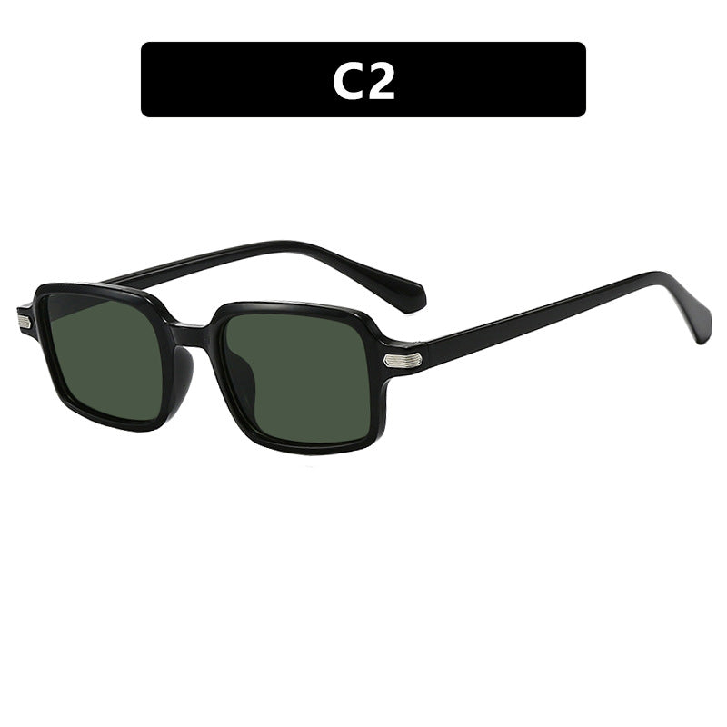 Dame kvadratisk solbrille med beskyttende UV-filter og robust ramme Skanto