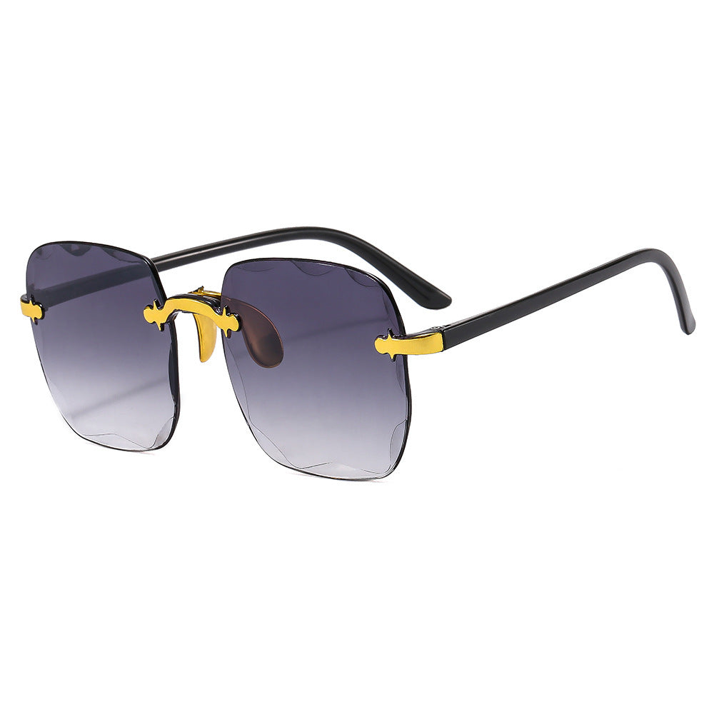 Dame oversized solbriller med unike designelementer Skanto