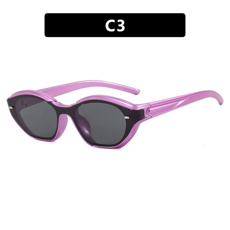Dame moter Solbrille med moderne design og beskyttende UV-filter Skanto