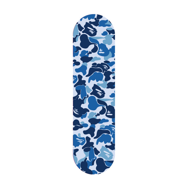 Grafisk skateboarddekk med tilpasset design Skanto