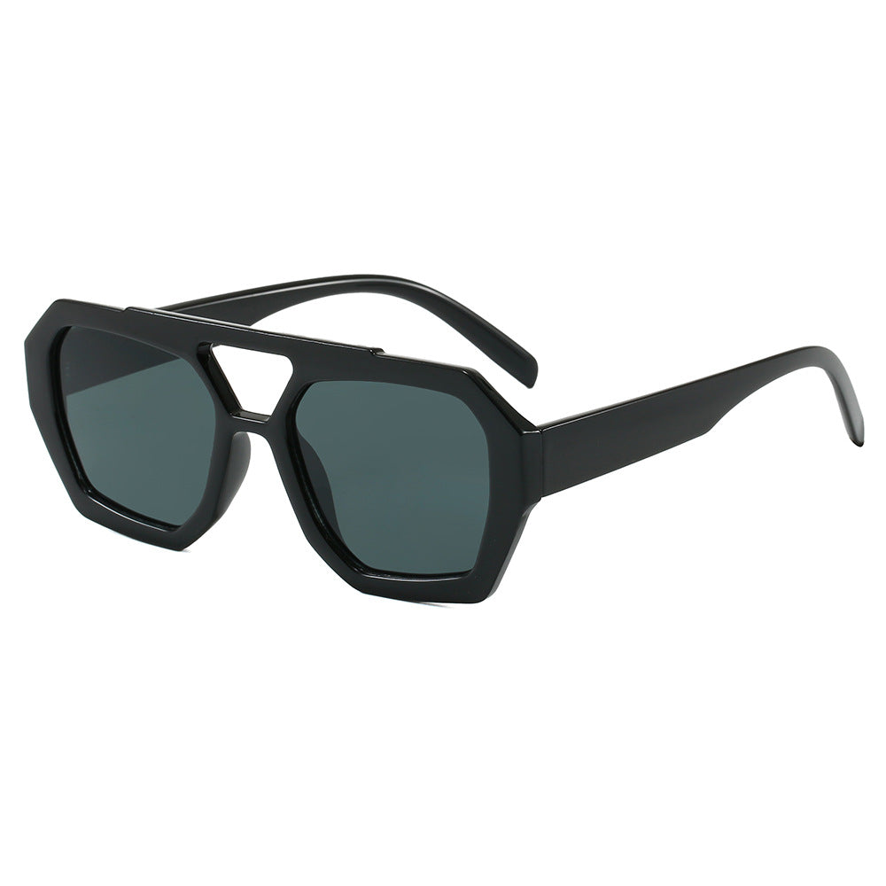 Dame geometrisk solbrille i ekstravagant design Skanto