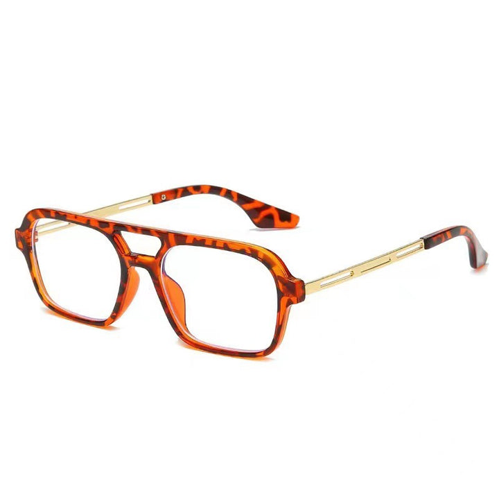 Dame designer solbriller med elegant transparent ramme og gule glass Skanto