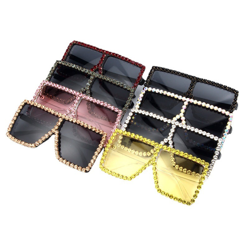Damer oversized solbrille med glitrende krystallramme Skanto
