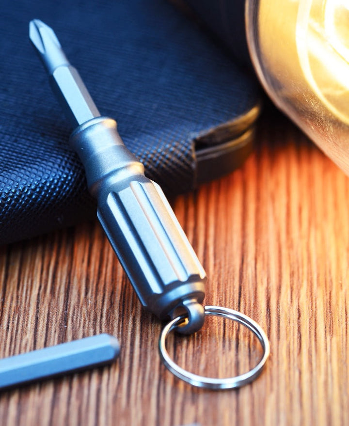 Skanto | Mini Titan EDC Skrujern - Bærbart Palmverktøy