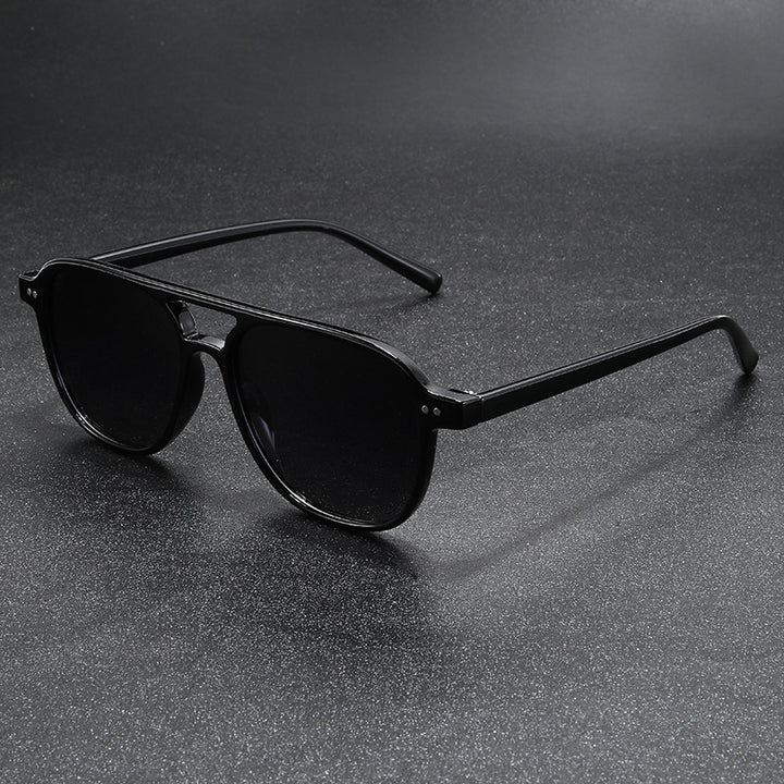 Dame designer solbrille med trendy havskilpadde ramme og UV-beskyttelse Skanto