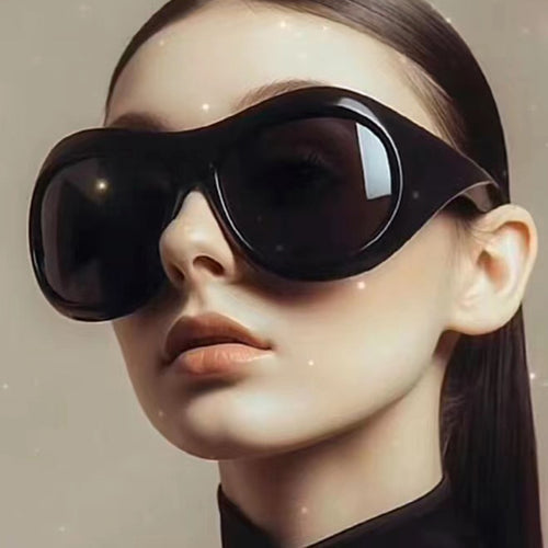 Dame retroinspirerte solbriller med oversized ramme og beskyttende glass Skanto