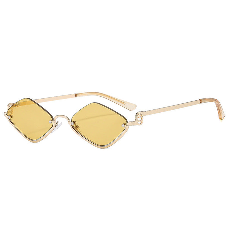Dame trendy kvadratisk solbrille med filigran metallramme Skanto