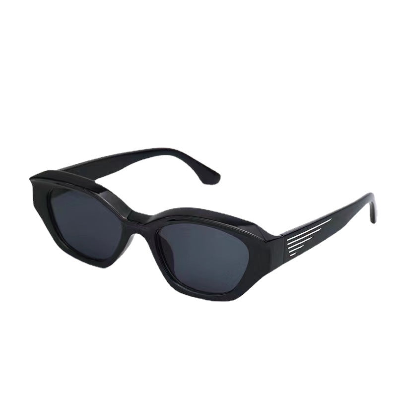Dame Designer-solbrille med markant polygonal ramme og UV-beskyttelse Skanto