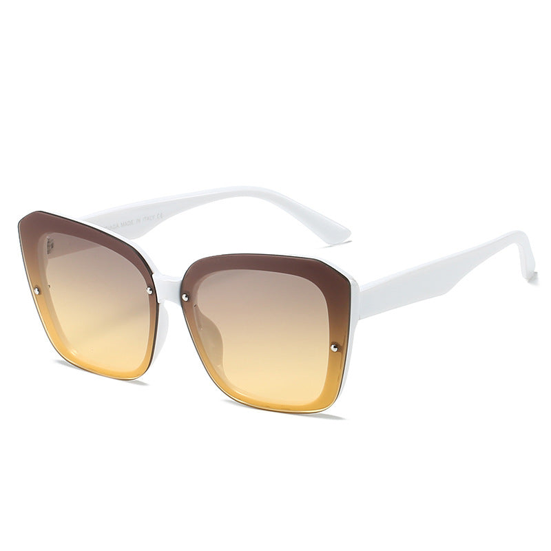 Damer oversized kvadratisk solbrille med sofistikert ramme Skanto