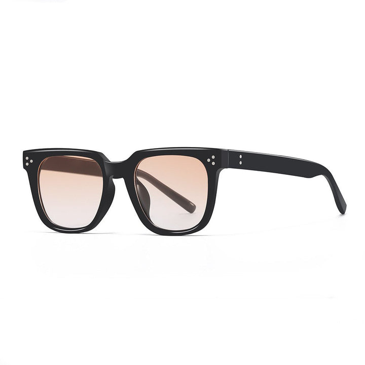 Dame fashionable solbrille med robust ramme og UV-beskyttelse Skanto
