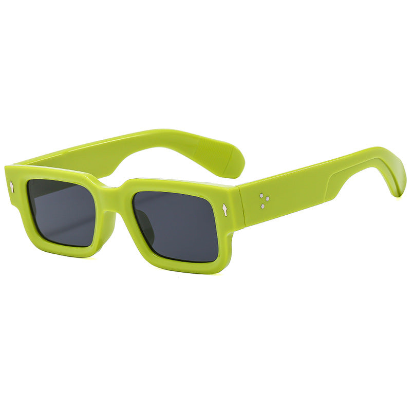 Dame mote firkantet solbrille med robust ramme Skanto