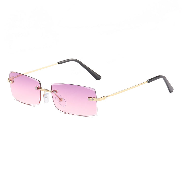 Dame moteriktig solbrille med elegant, filigranramme Skanto