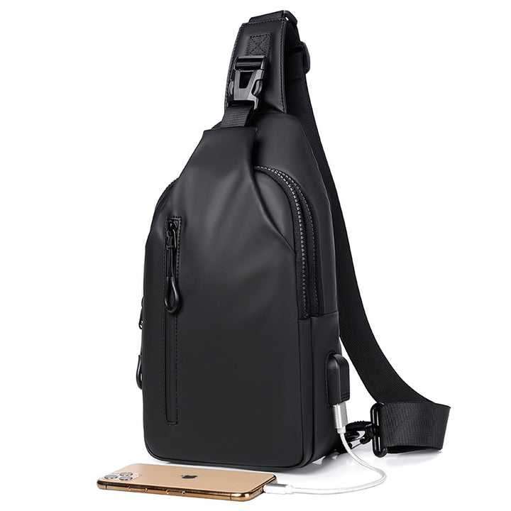 Sling-Bag med vannavvisende materiale og praktisk romdesign Skanto