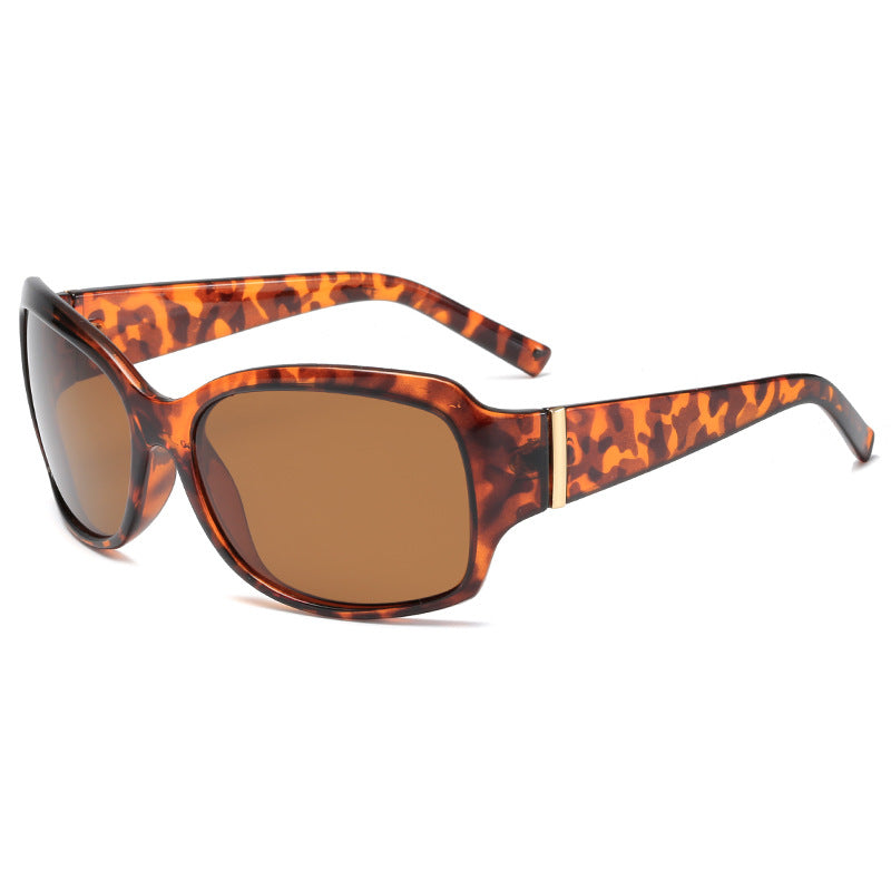 Dame stilfull oversized solbrille med elegant mønster Skanto