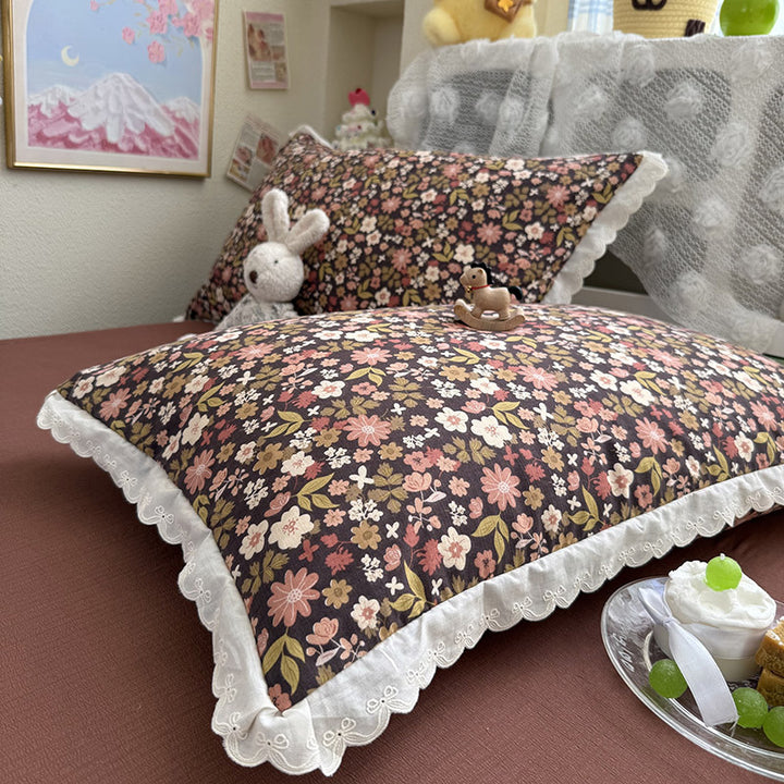 Dame Koselig Dagsdeke med lekent blomsterdesign Skanto