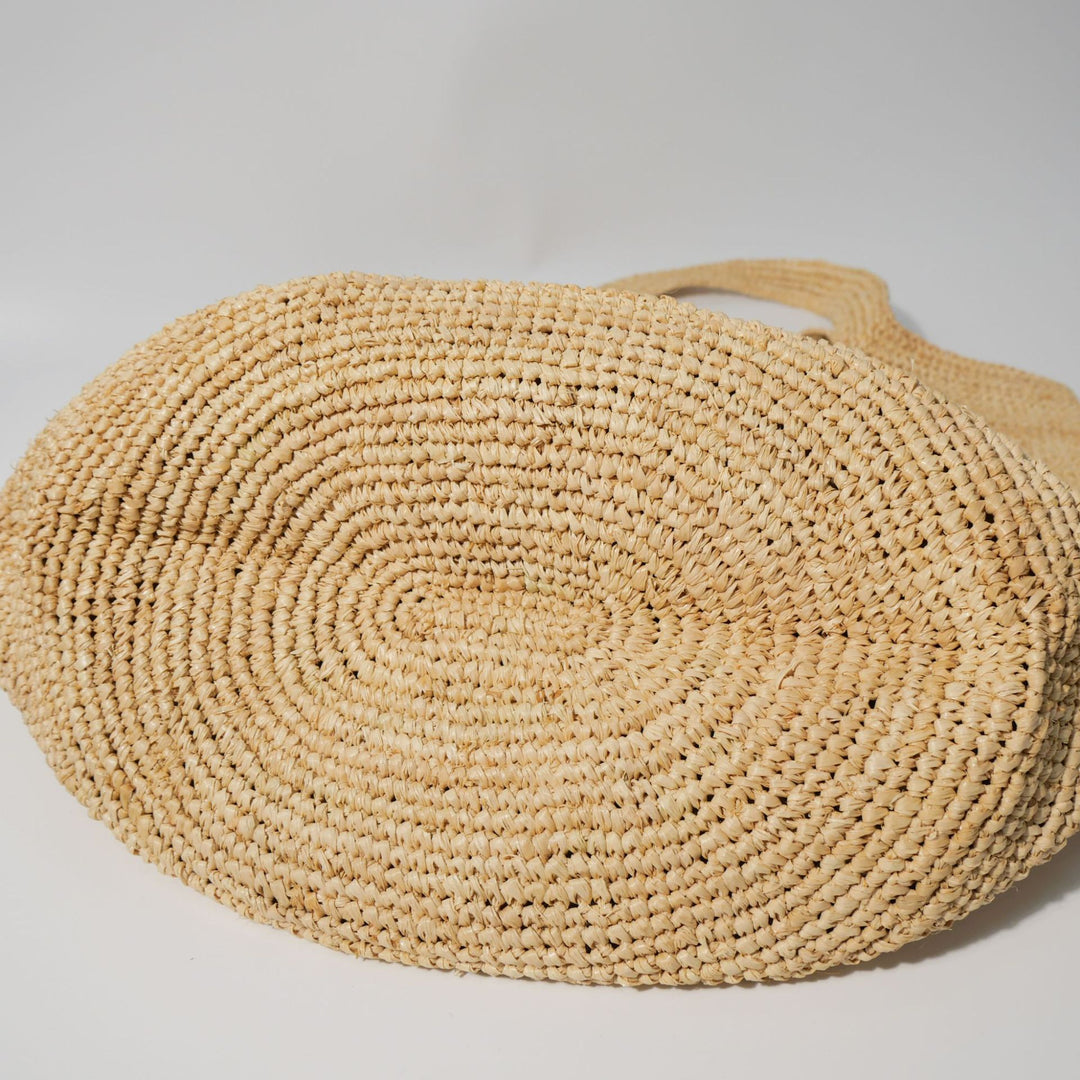 Stilig og Håndlaget Raffia Bag Skanto