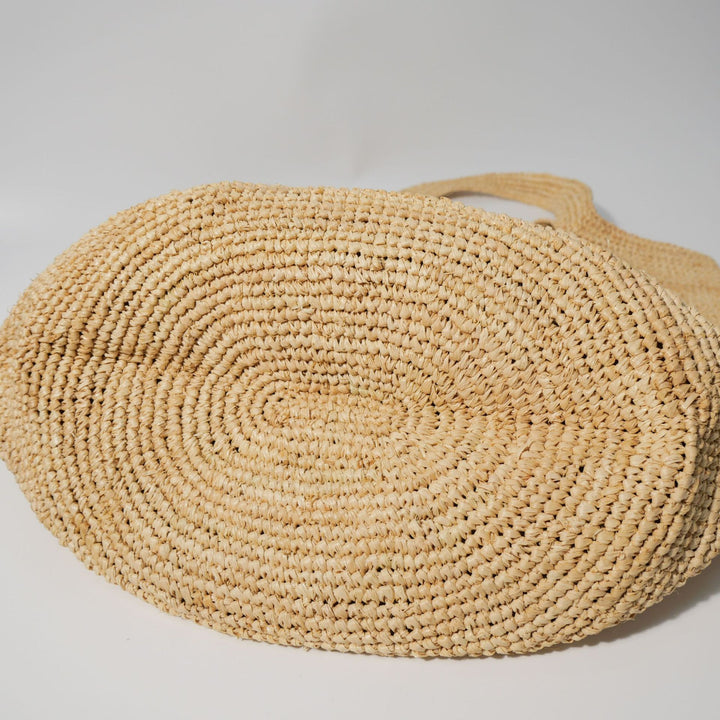 Stilig og Håndlaget Raffia Bag Skanto