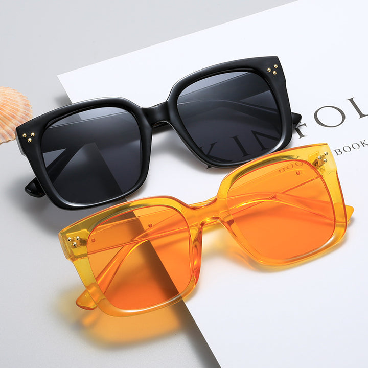 Dame firkantet solbrille med innovativ ramme og UV-beskyttelse Skanto