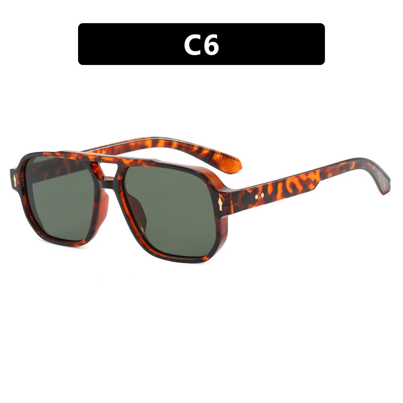 Dame moterik kvadratisk solbrille med luksuriøse detaljer Skanto
