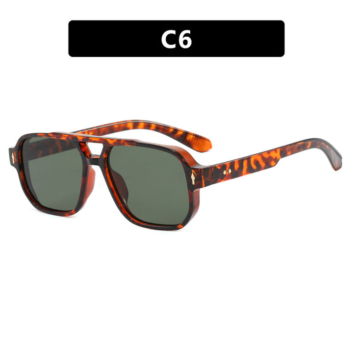 Dame moterik kvadratisk solbrille med luksuriøse detaljer Skanto