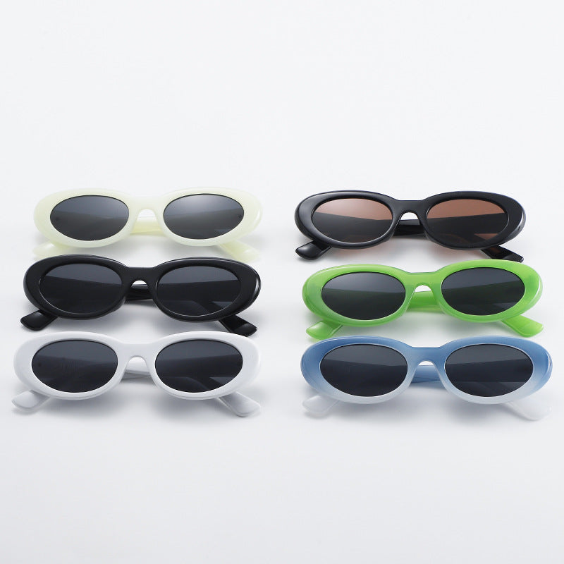 Dame moteriktig Cat-Eye briller med trendy tykke rammer Skanto
