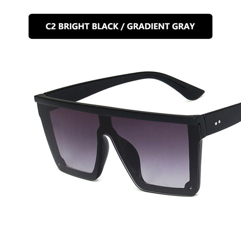 Dame moterettet Sport-solbrille i futuristisk design Skanto