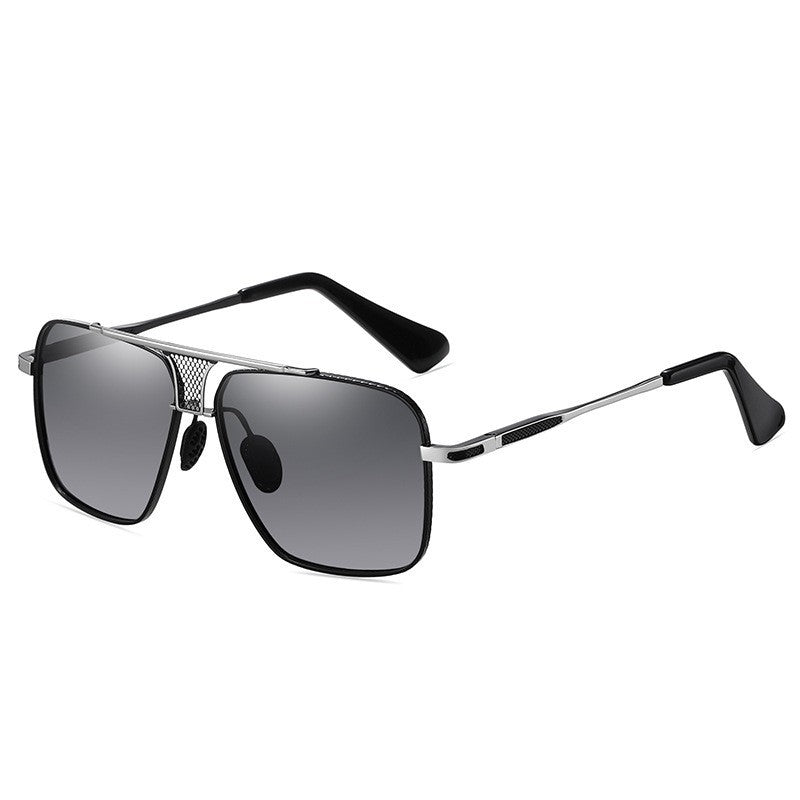 Dame Kvadratisk Solbrille med stilfull metallramme og høykvalitets UV-beskyttelse Skanto