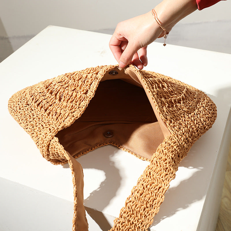 Heklet strandveske i kunstnerisk spiraldesign Skanto