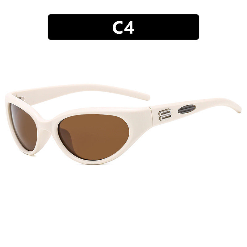 Damer ekstravagant solbrille med buet design Skanto