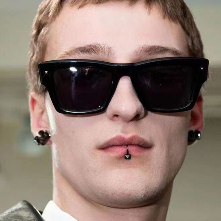 Dame trendy solbrille med firkantet ramme og UV-beskyttelse Skanto