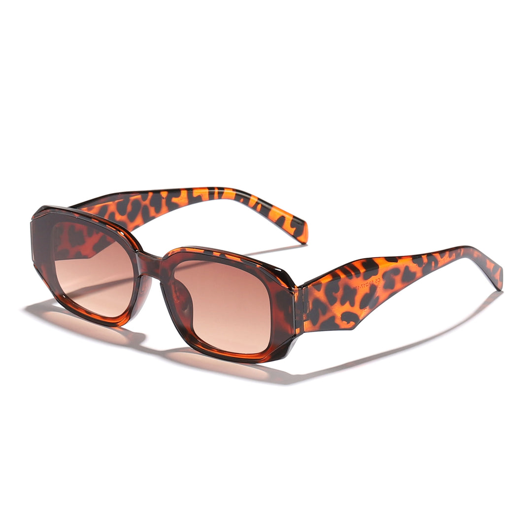 Dames moteriktig solbrille i kantet design med UV-beskyttelse Skanto