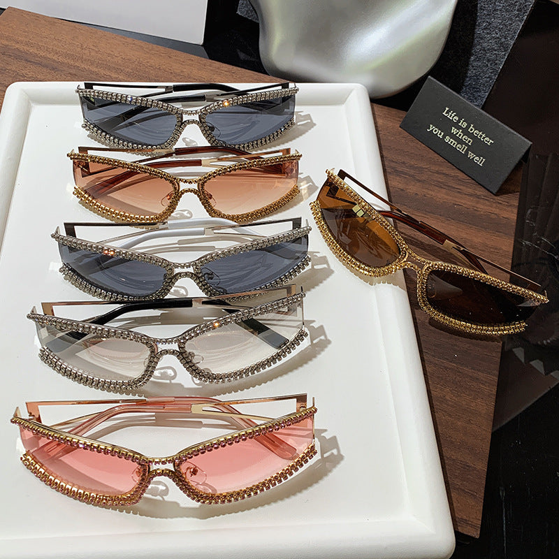 Dame Cat-Eye solbriller med glitrende krystallramme Skanto