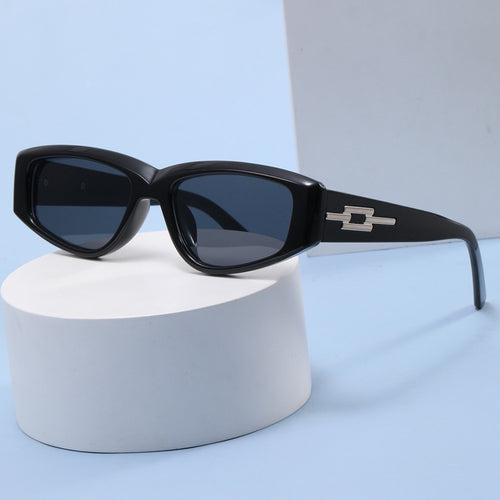 Dame fashion solbrille med elegant rammedekor Skanto