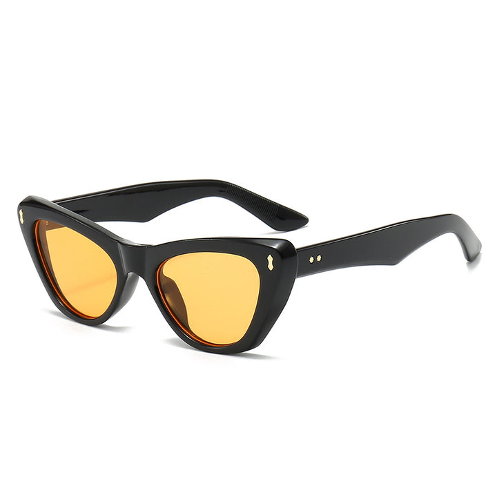 Damer cat-eye solbriller med elegante fremhevede rammer skanto