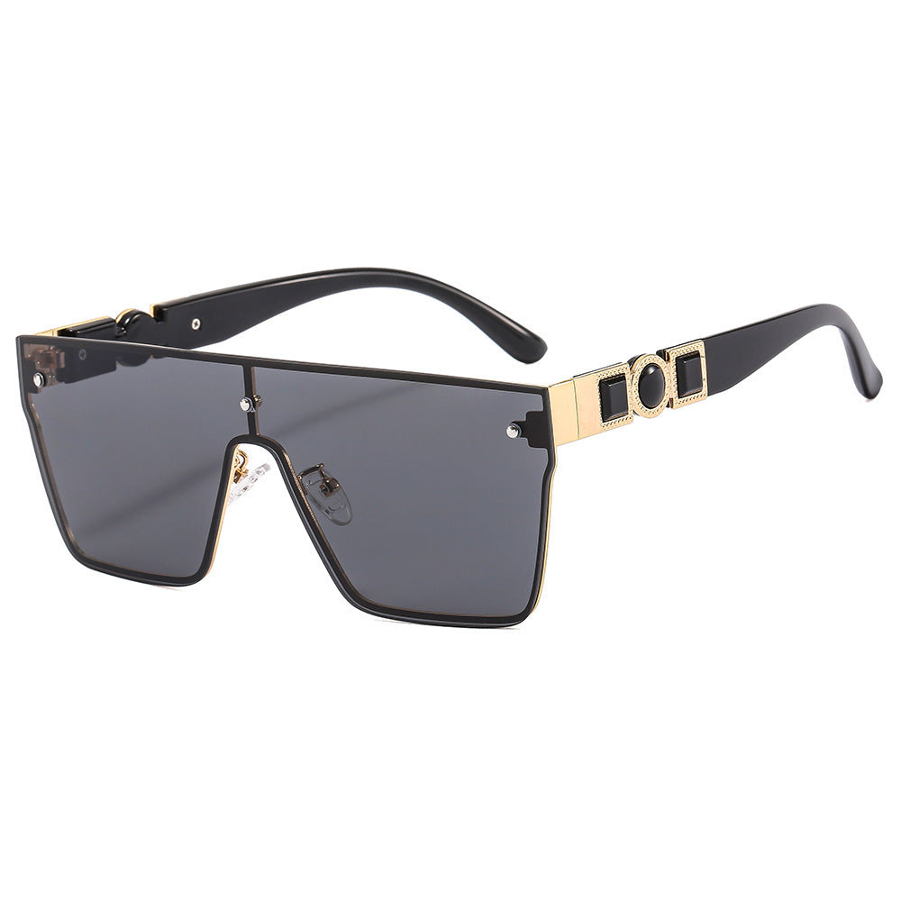 Dame oversized gjennomsiktig solbrille med moderne ramme Skanto