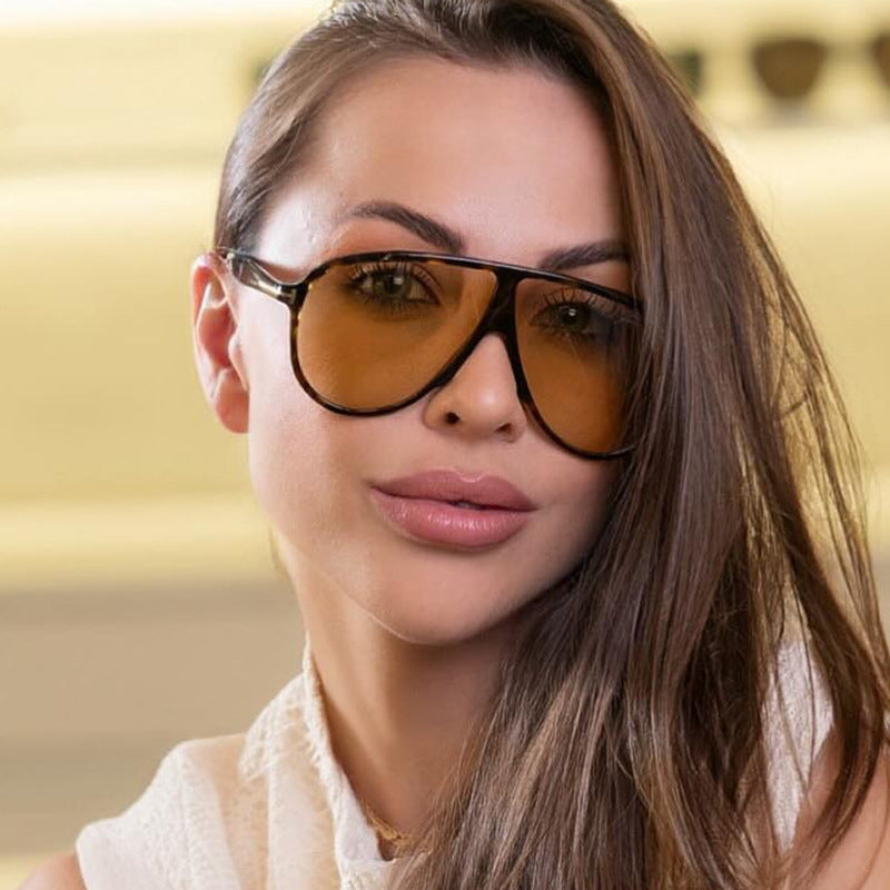 Dame moteriktig brille med stort trendy ramme Skanto