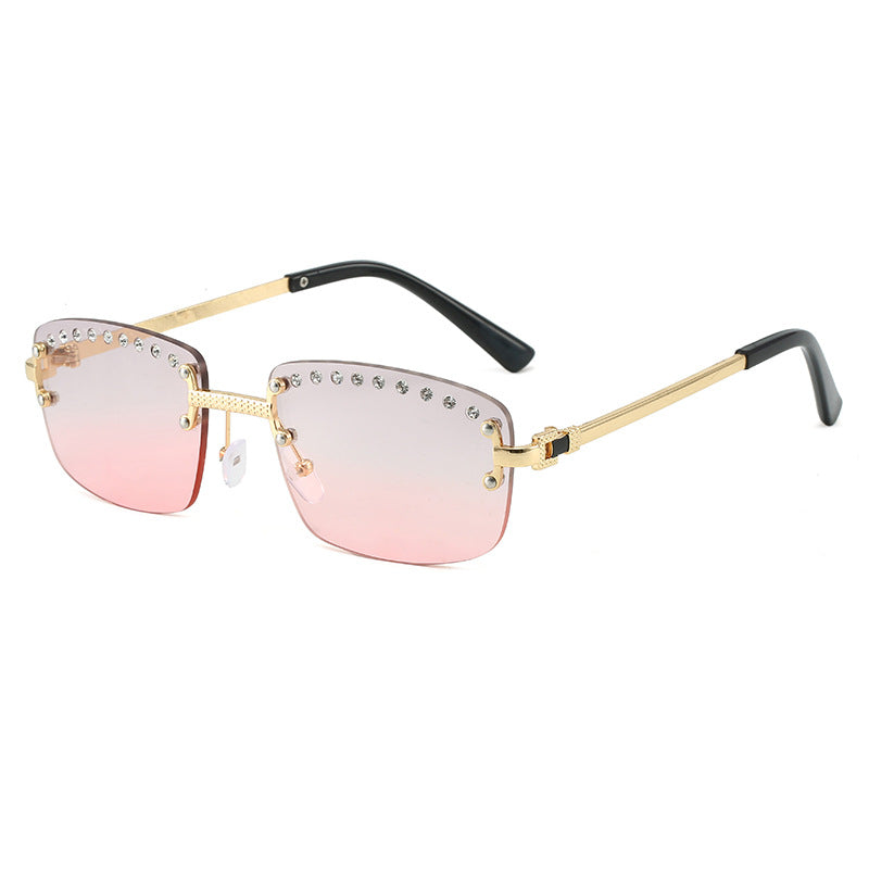 Dame elegant solbrille med glitrende krystallakenter Skanto