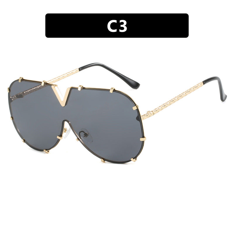 Dame oversized vernebrille i futuristisk design Skanto
