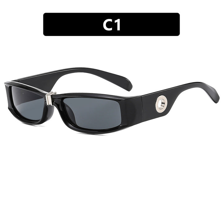 Dame moteriktig solbrille med beskyttende UV-filter og robust ramme Skanto