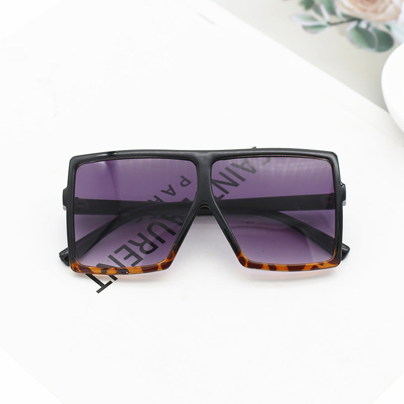 Dame oversized solbriller i trendy geometrisk design Skanto