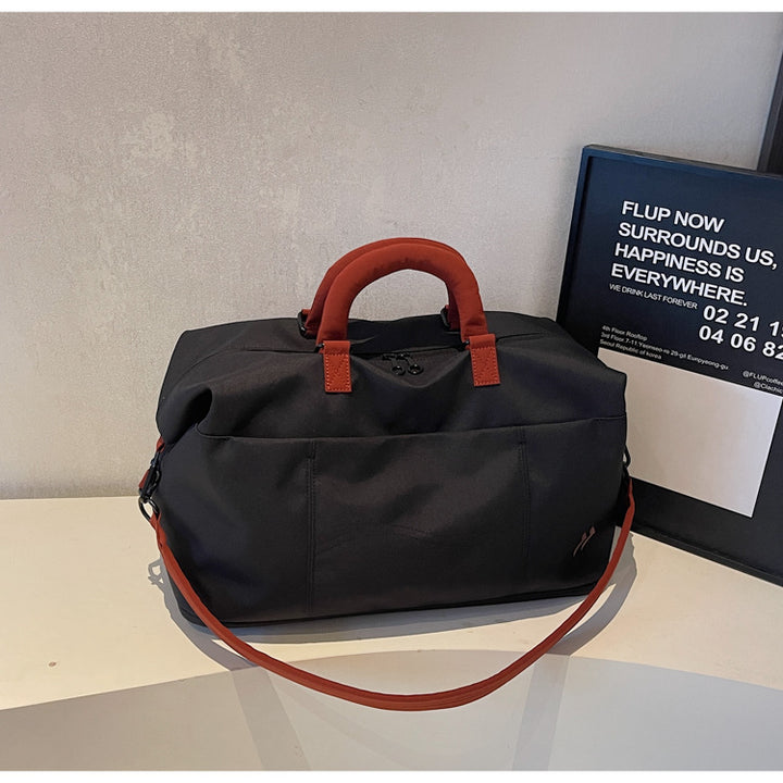 Elegant og romslig reisetaske med robust design Skanto