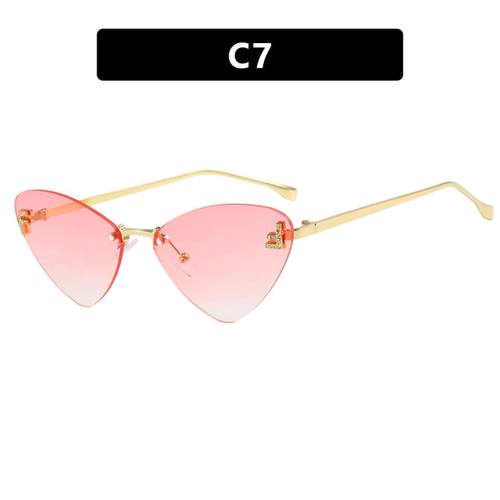Damer ekstravagante Cat-Eye solbriller med glitrende detaljer Skanto