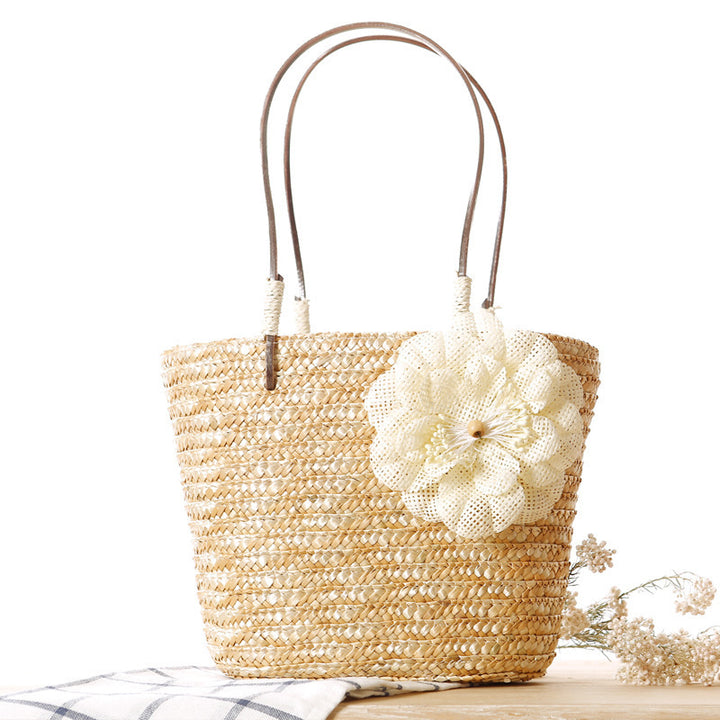Elegant Bastveske med blomsterapplikasjon Skanto