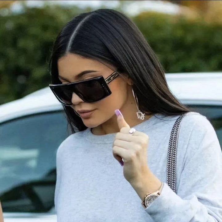 Dame oversized solbriller med stilrent, smalt ramme Skanto