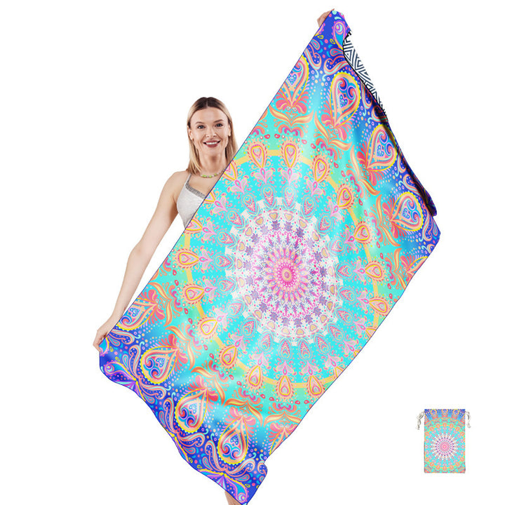 Multifunksjonelt strandhåndkle i kreativt mandala-design Skanto