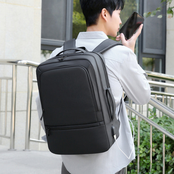 Elegant Laptop Backpack with Padded Compartment and Practical Organizer Skanto