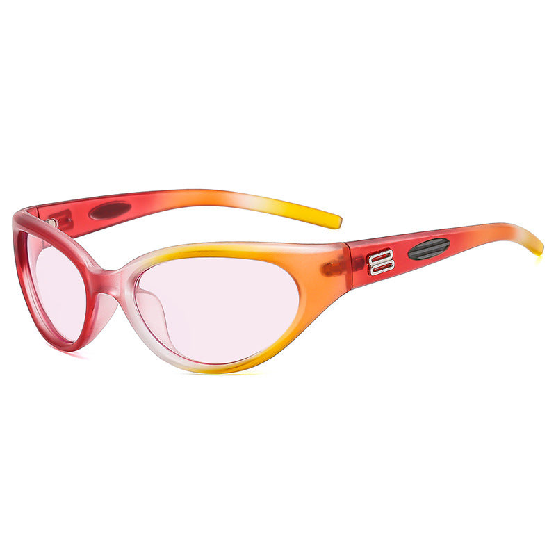 Damer ekstravagant solbrille med buet design Skanto